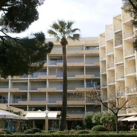 Apartment Climatise 2★, 2 Balcons, Proche Plage, - Fr-1-251-475 Le Lavandou