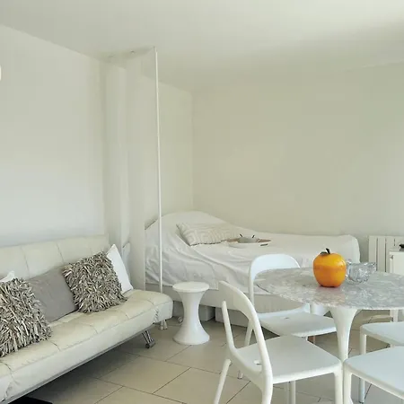 Climatise 2★, 2 Balcons, Proche Plage, - Fr-1-251-475 *
