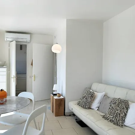 Apartment Climatise 2★, 2 Balcons, Proche Plage, - Fr-1-251-475